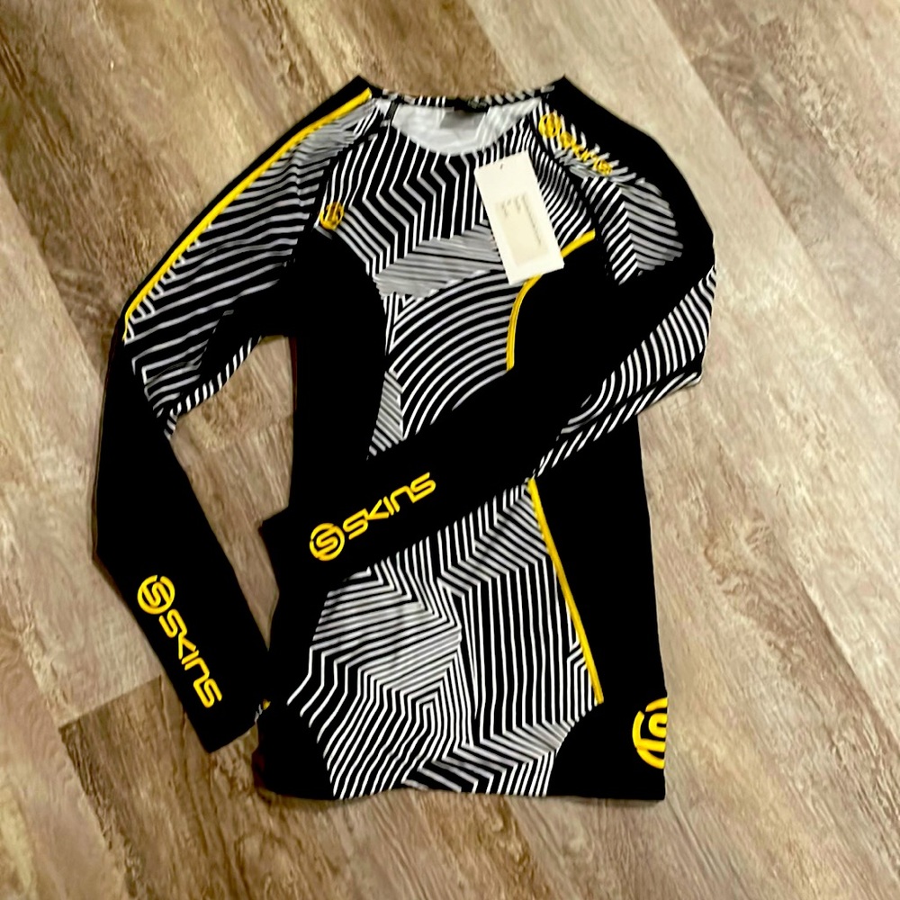 SKINS DNAmic long sleeve compression top